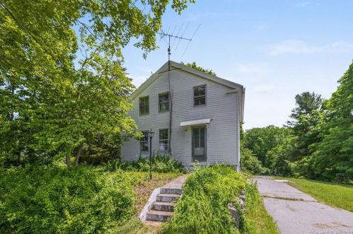 10 Plains Rd, Moodus, CT 06469-1124