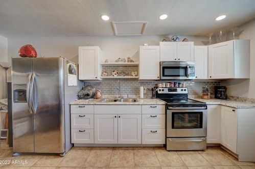 7830 17 Ave, Phoenix AZ 85023-2569 exterior