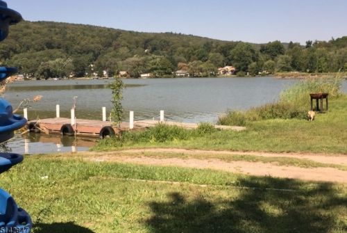 112 Pinecliff Lake Dr, West Milford Lakes NJ  07480-1378 exterior