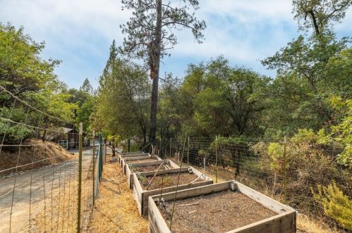 11552 Tom Ray Dr, Grass Valley CA  95949-9713 exterior