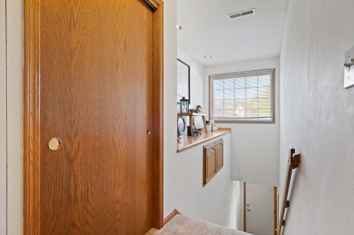 2211 Calhoun Rd, Waukesha, WI 53151-2219