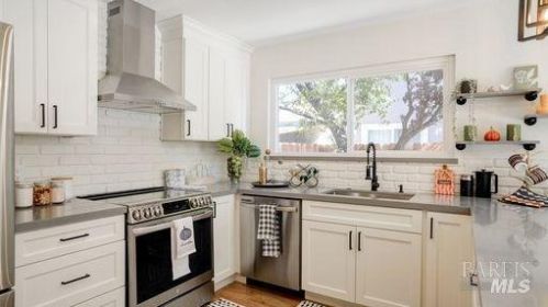 252 Livingston Ave, Vacaville CA  95687-6415 exterior