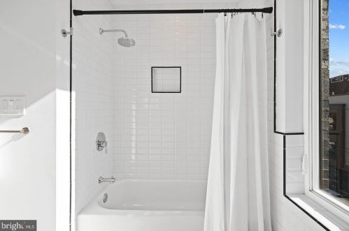 1601 2nd St, Philadelphia PA 19133-0033 exterior