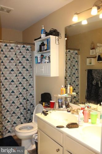 131 Norlawn Cir, Lancaster PA 17601-2669 exterior