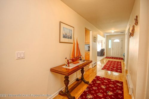 27 Valley Stream Ln, Lakewood NJ  08701-5746 exterior