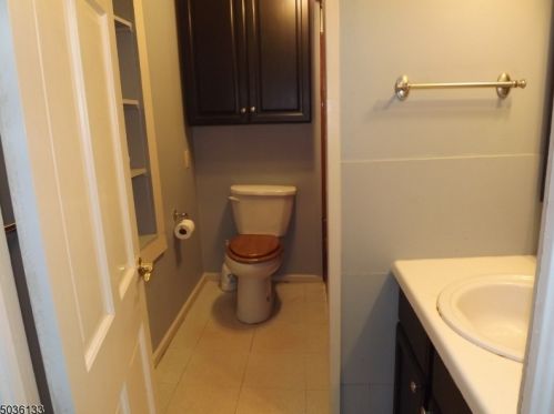 10 Bush St, Oxford NJ  07863-3001 exterior