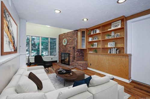 23 Lewis Ave, Hartsdale NY  10530-2803 exterior