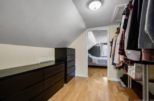 11 Peter Parley Row, Kensington CT  06037-3123 exterior