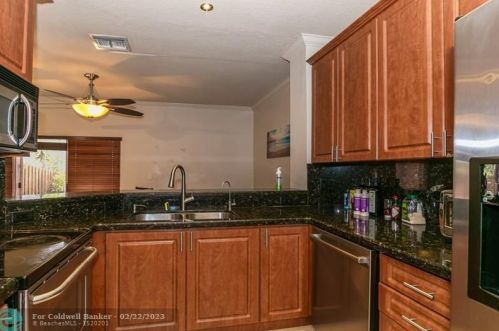 1206 100th Ave, Hollywood, FL 33024-4377