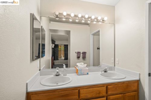 20 Megan Ct, Oakley CA  94561-3956 exterior