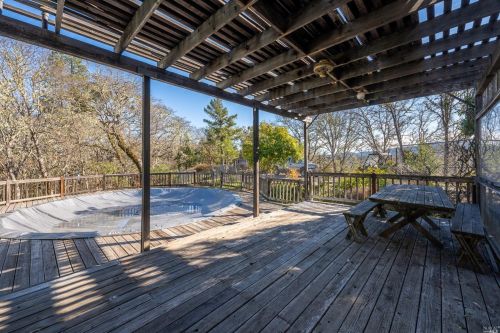 359 Laurel St, Willits CA  95490-3703 exterior