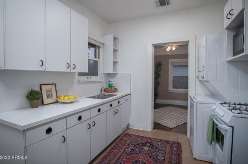 2233 9th St, Phoenix AZ 85006-1050 exterior