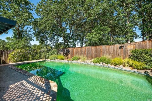 640 Piezzi Rd, Santa Rosa, CA 95401-5538