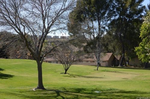 19966 Avenue Of The Oaks, Santa Clarita CA  91321-1387 exterior
