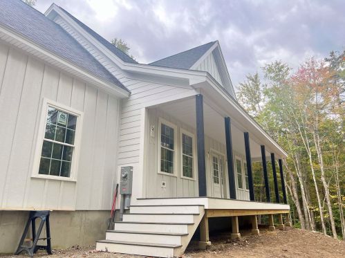 49 Tasker Shore Dr, Northwood, NH 03261-3839