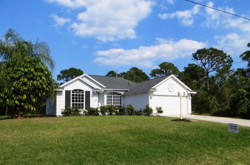 4343 Taluga St, Fort Pierce, FL 34953-7555