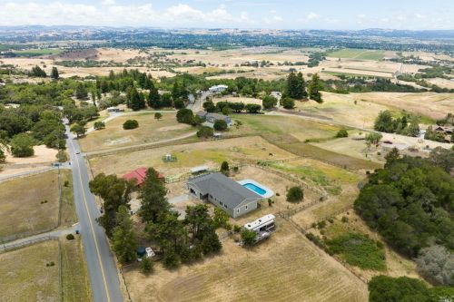 4601 Pressley Rd, Santa Rosa, CA 95404-8527
