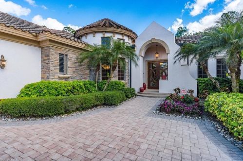 4416 Woodmont Ct, Naples, FL 34119-8427