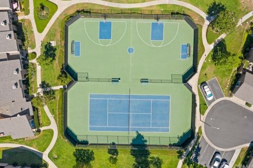 325 Chinook Dr, Placentia CA  92870-1417 exterior