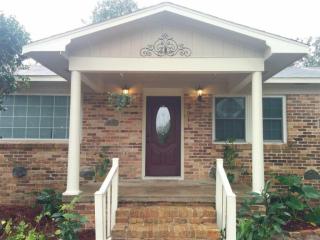 2011 Toni St, Pensacola, FL 32504-8128