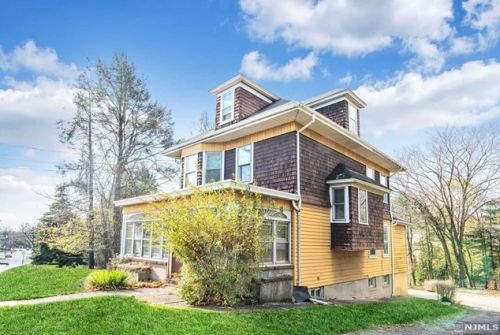 395 High Mountain Rd, Paterson, NJ 07508-2434