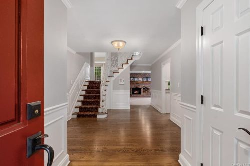 12 Country Ridge Cir, Rye Brook, NY 10573-1039