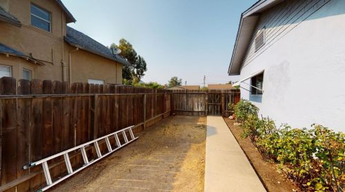 3336 Topeka St, Riverbank CA  95367-2330 exterior