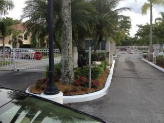 11340 Rockinghorse Rd, Hollywood FL  33026-1355 exterior