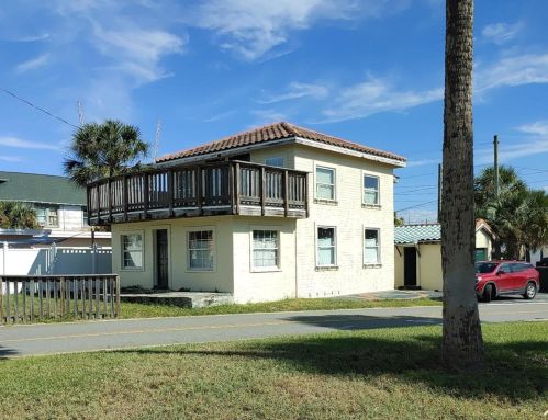 131 Grandview Ave, Daytona Beach, FL 32118-6726