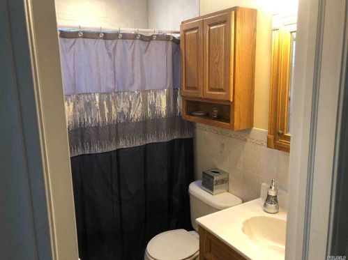 18 Olive St, Lake Grove NY  11755-3108 exterior