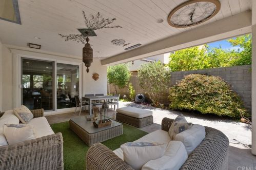 216 Compass, Irvine CA  92618-1154 exterior