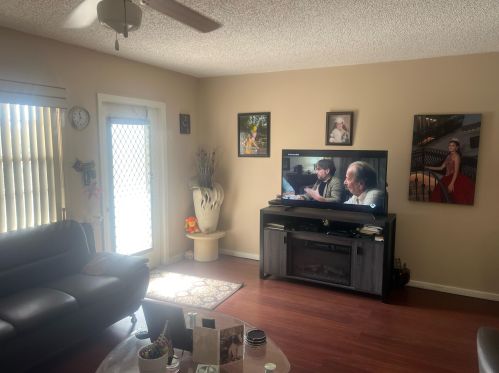 250 Southampton C, West Palm Beach FL  33417-2348 exterior