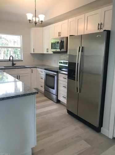 671 12th Ave, Naples, FL 34120-2304
