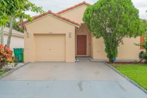 11450 20th St, Hollywood, FL 33025-6627