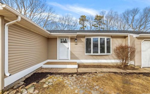 368 Randall Rd, Panamoka, NY 11961-2108