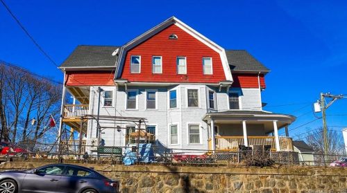 3 Harriet Ave, Waterbury, CT 06708-3703