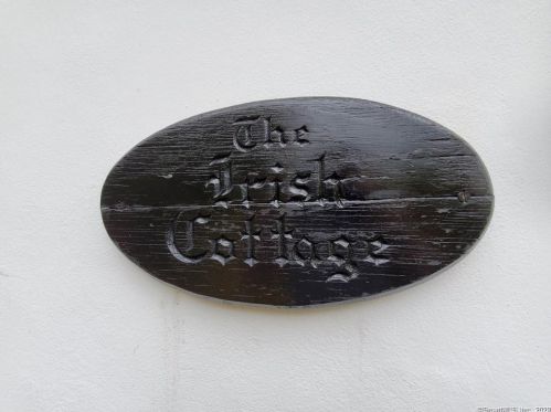 581 Maple St, Litchfield CT  06759-2105 exterior