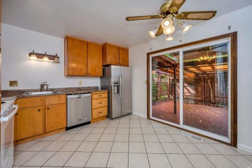 2364 Kipland Dr, Santa Rosa CA  95401-9141 exterior