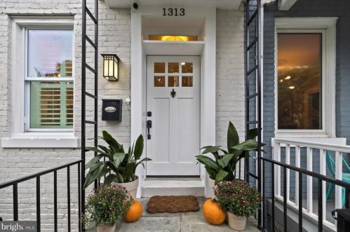 1313 D St, Washington, DC 20003-2304