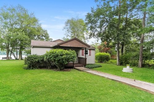 7 Lk Shr Dr, Exeter CT 06249-1934 exterior