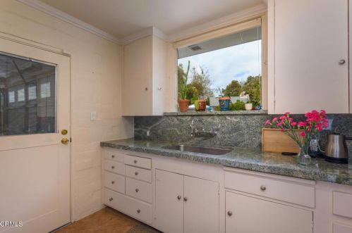 1310 Fern Oaks Dr, Santa Paula CA  93060-1275 exterior