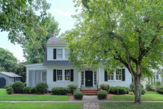 103 Church St, Edenton, NC 27932-1911