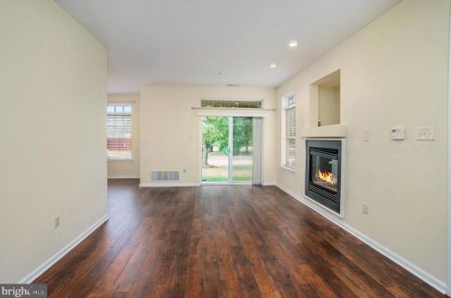 107 Dresher Wood Dr, Dresher PA 19025-1526 exterior