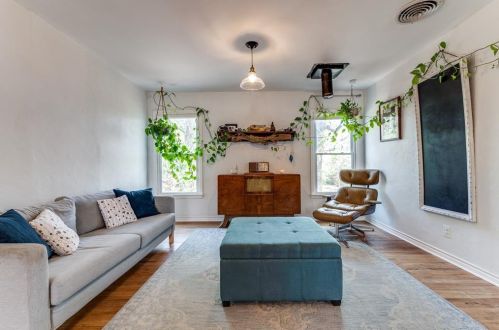 2213 Tierney Rd, Fort Worth TX  76112-3843 exterior