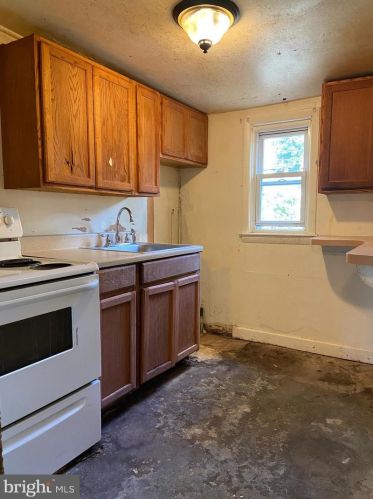 331 Walnut St, Pottstown, PA 19464-5532