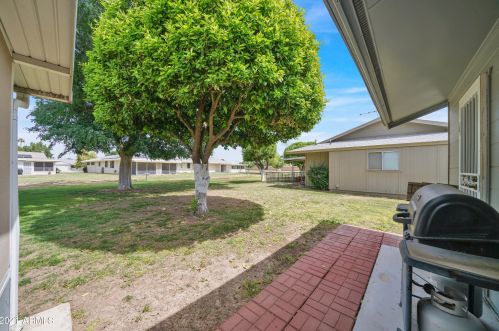 9906 Spruce Dr, Sun City AZ 85351-1958 exterior