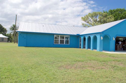 2126 Midtown Rd, Fort Pierce, FL 34952-4833