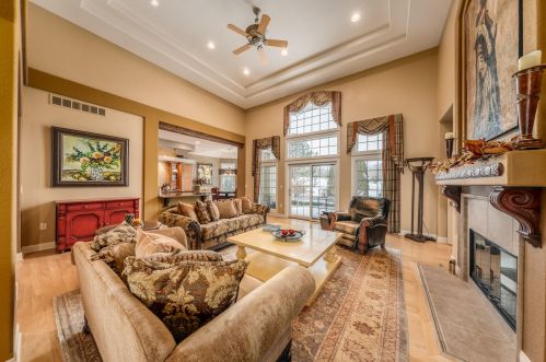 603 Thornbush Cir, Chenequa WI  53029-8648 exterior