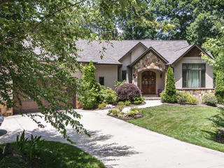 4 Bent Oak Ln, Asheville NC  28803-3376 exterior