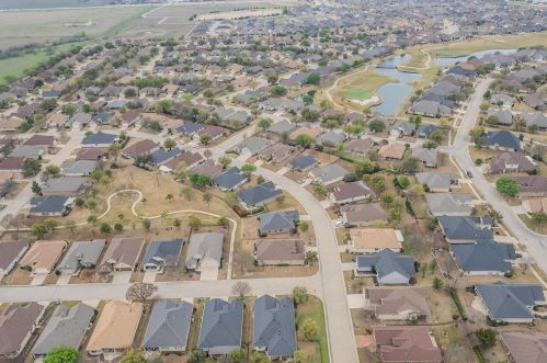 9301 Perimeter St, Denton TX  76207-5636 exterior